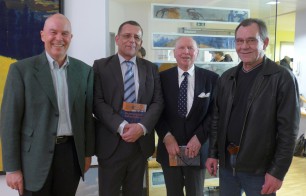 Präsentierten ihr gemeinsames Buch: Franz-Theo Gottwald, Springer-Lektor Frank Schindler, Peter Cornelius Mayer-Tasch und Bernd Malunat (v.l.n.r.)
